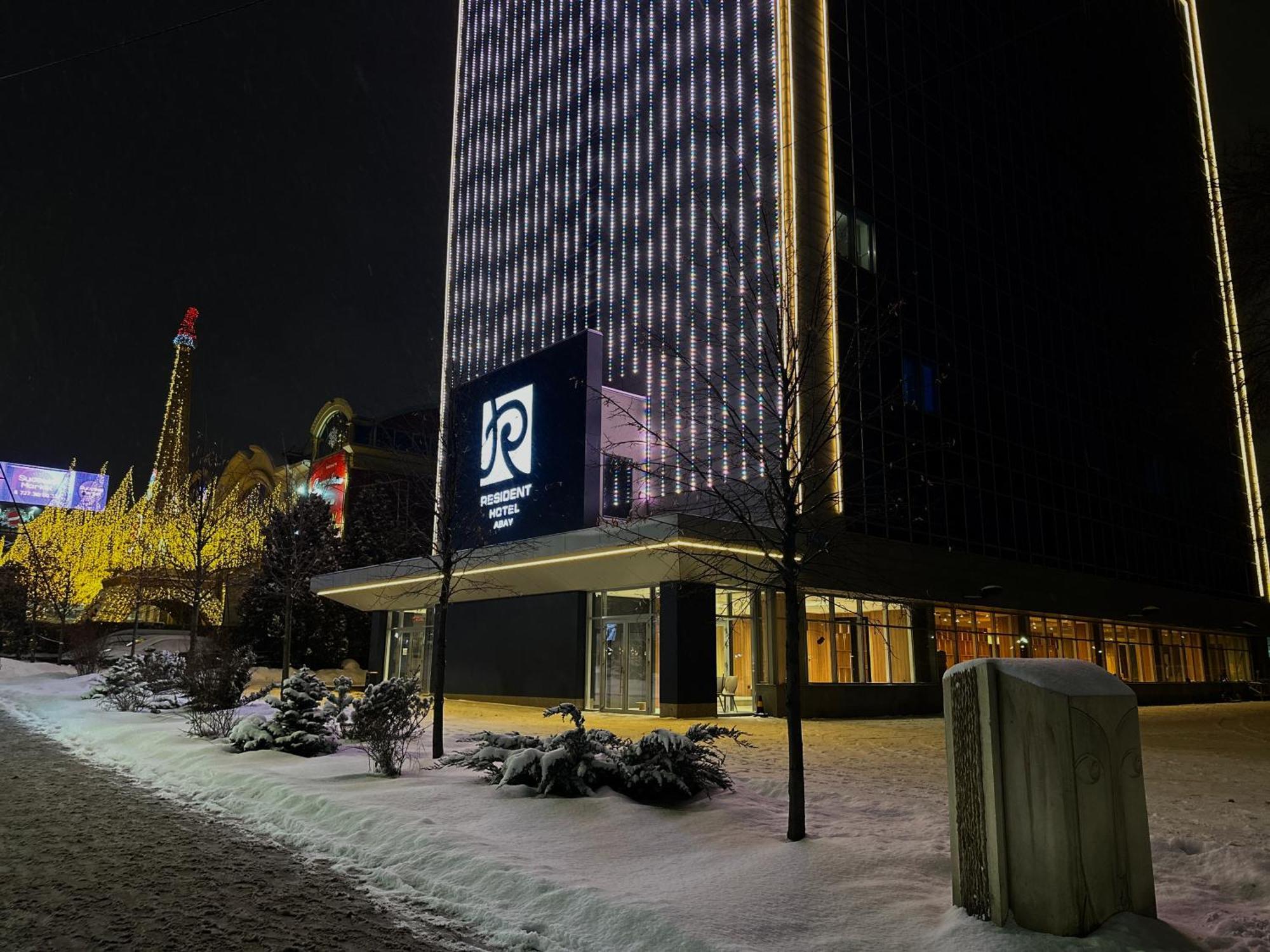 Resident Hotel Abay Алма Ата Екстериор снимка