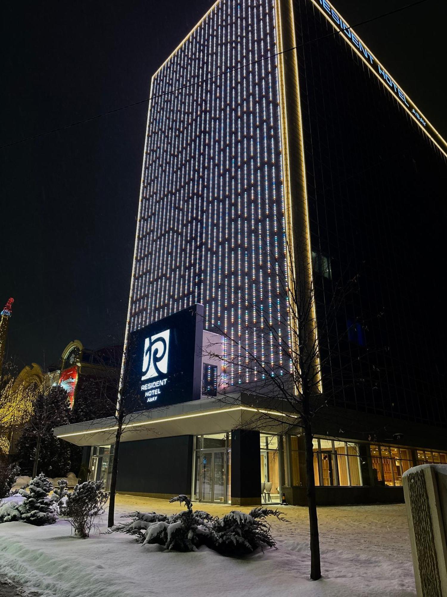 Resident Hotel Abay Алма Ата Екстериор снимка