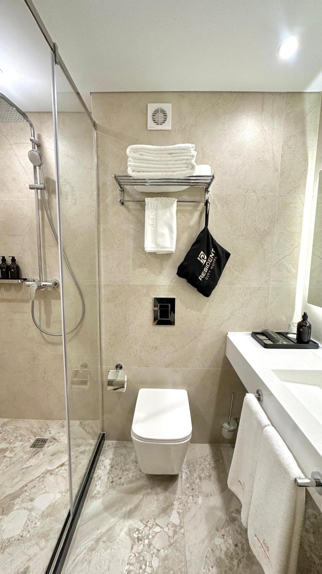 Resident Hotel Abay Алма Ата Екстериор снимка