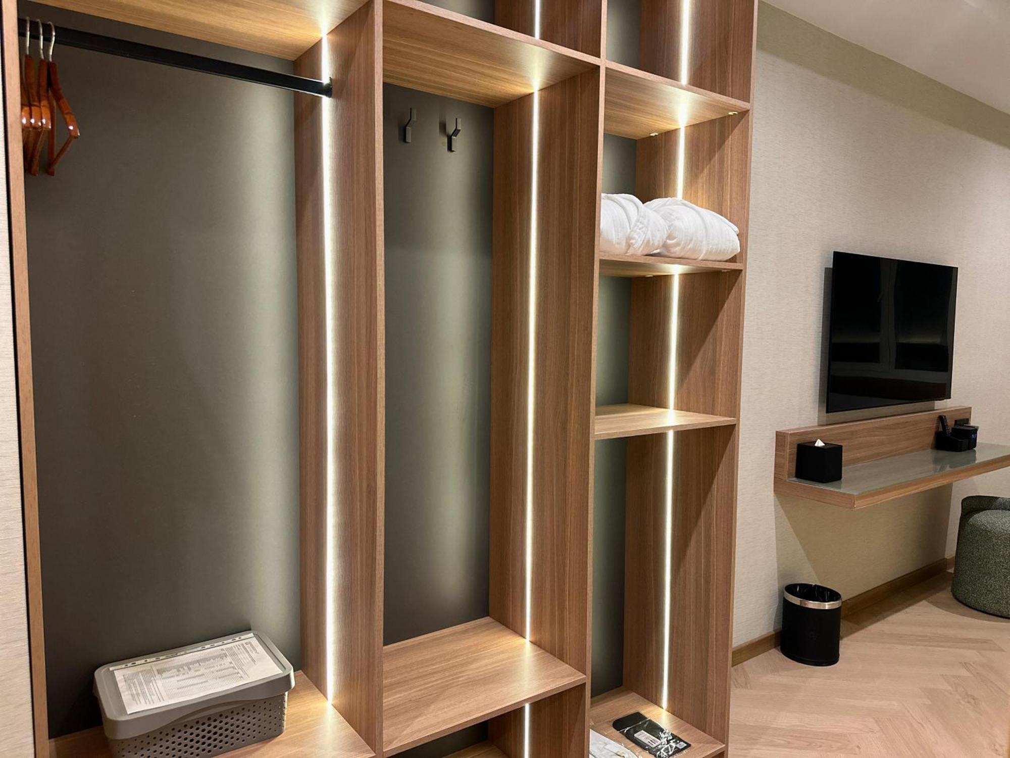 Resident Hotel Abay Алма Ата Екстериор снимка