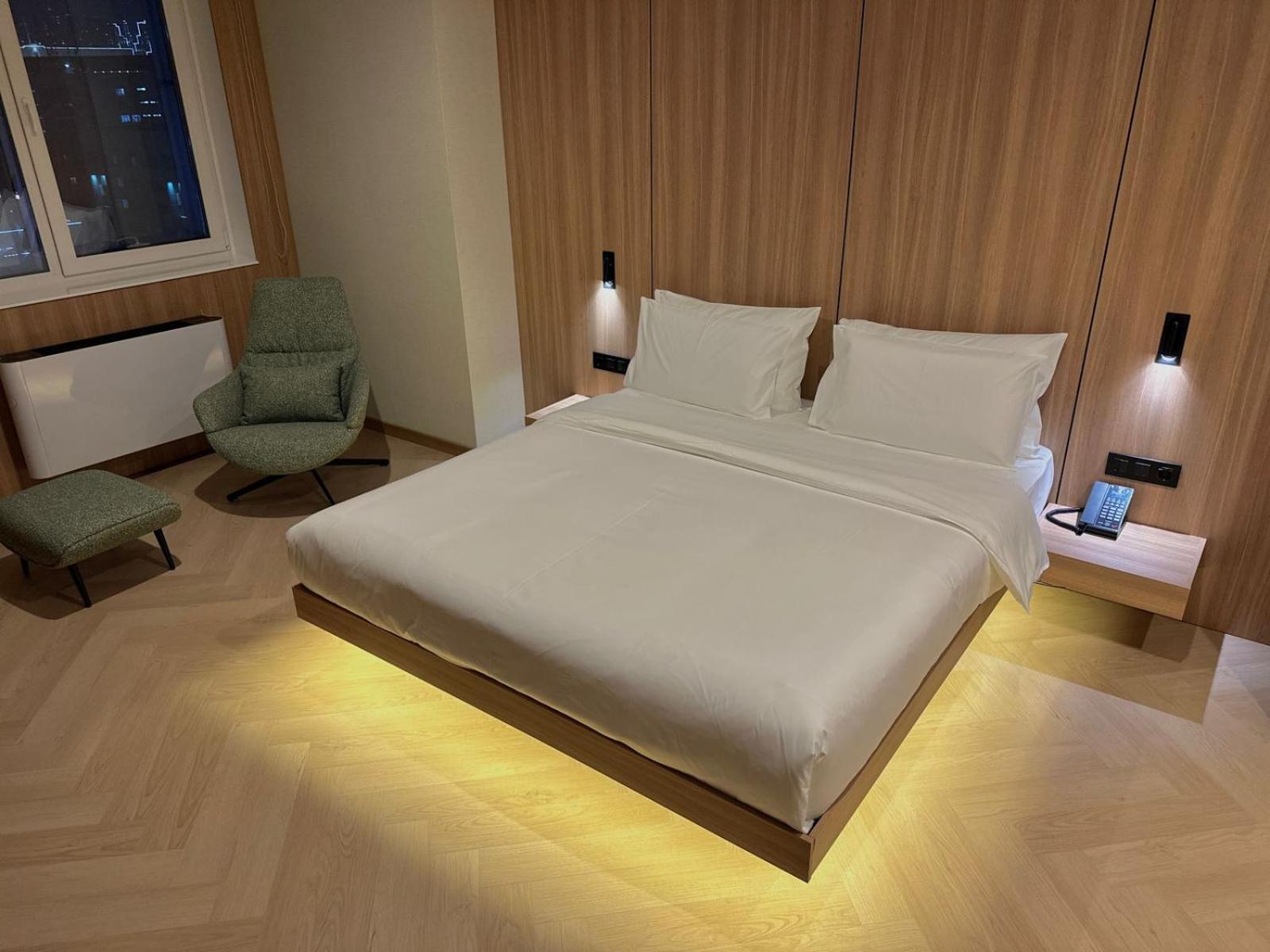 Resident Hotel Abay Алма Ата Екстериор снимка