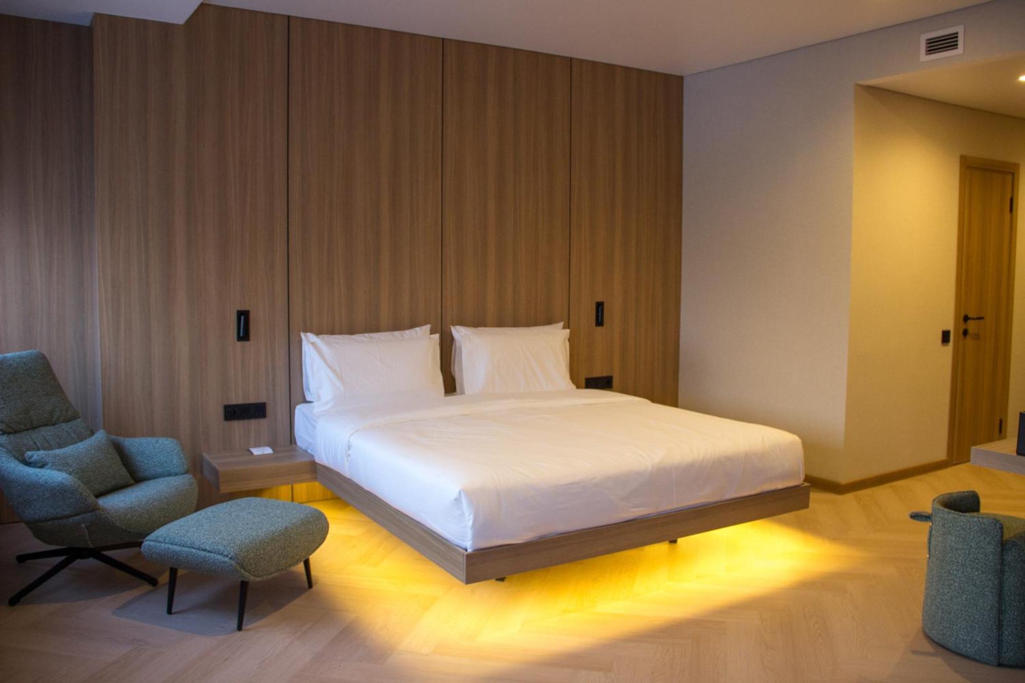 Resident Hotel Abay Алма Ата Екстериор снимка