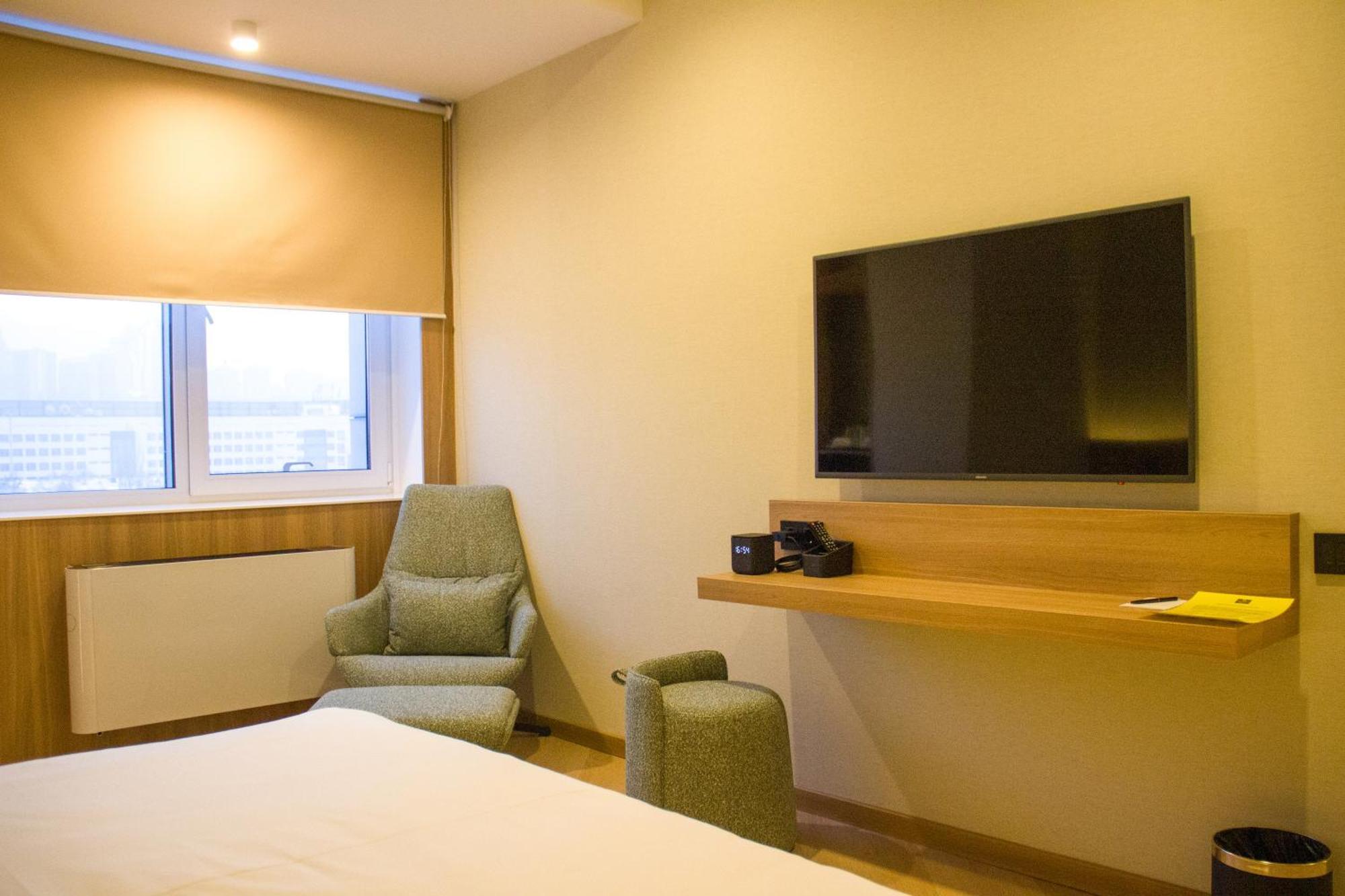 Resident Hotel Abay Алма Ата Екстериор снимка