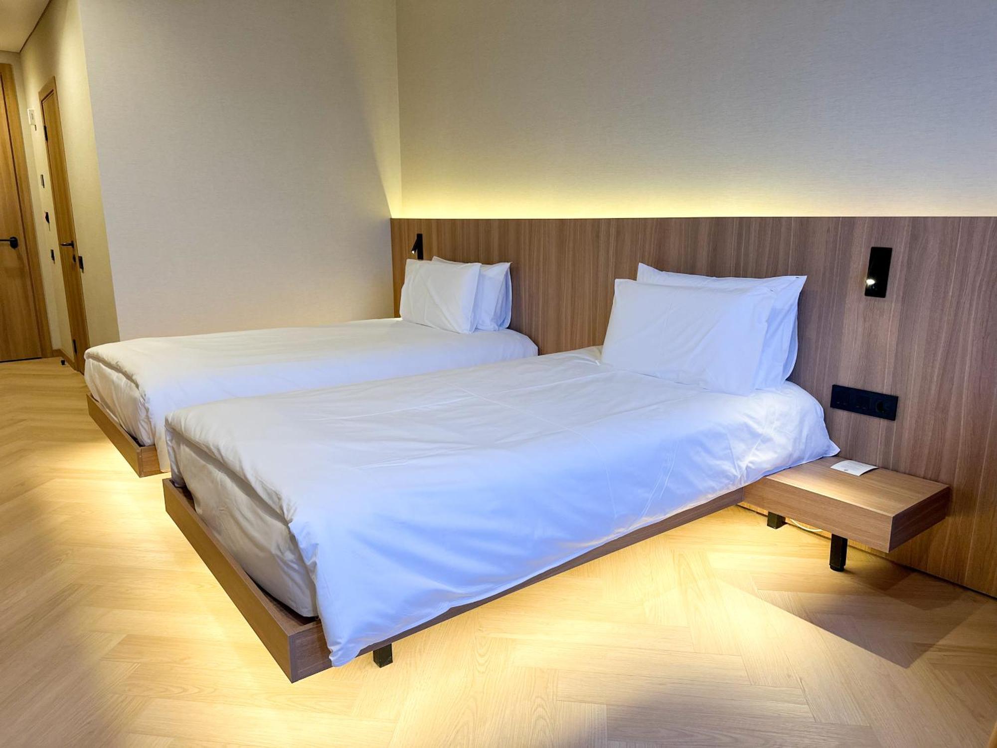 Resident Hotel Abay Алма Ата Екстериор снимка