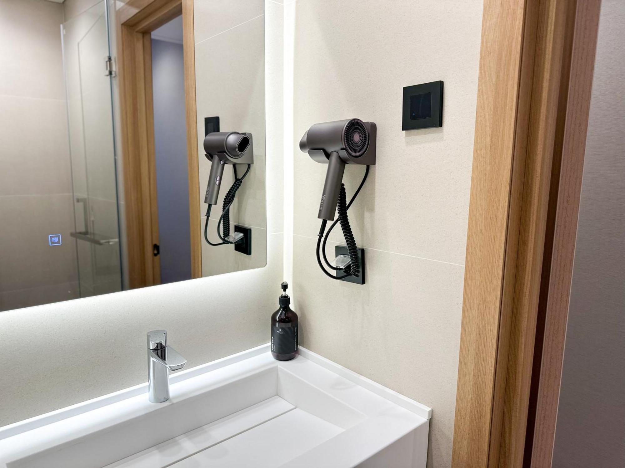 Resident Hotel Abay Алма Ата Екстериор снимка