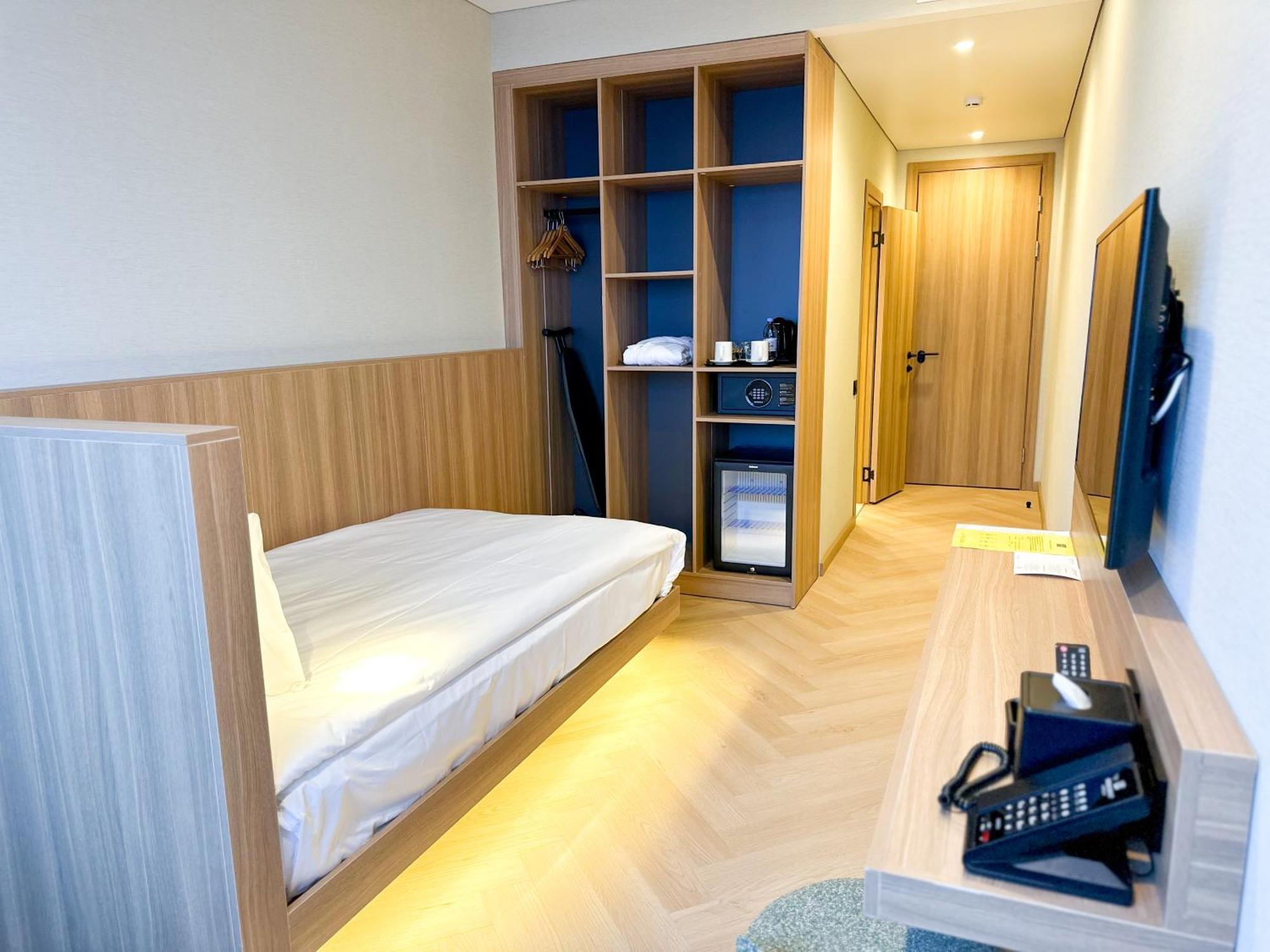 Resident Hotel Abay Алма Ата Екстериор снимка