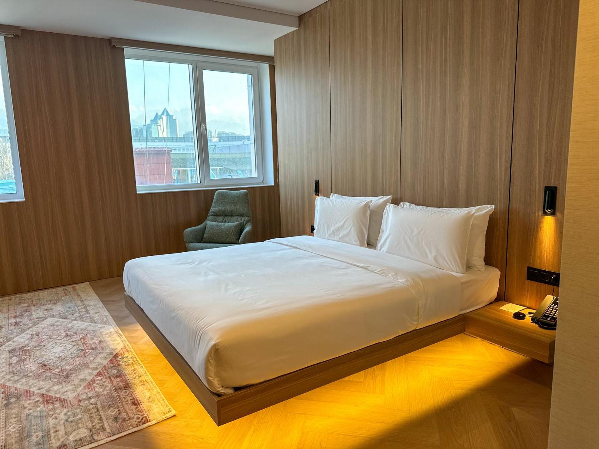 Resident Hotel Abay Алма Ата Екстериор снимка