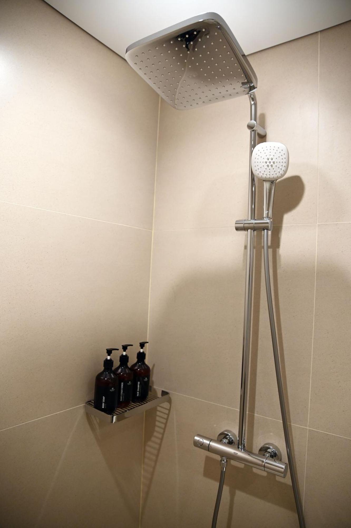 Resident Hotel Abay Алма Ата Екстериор снимка